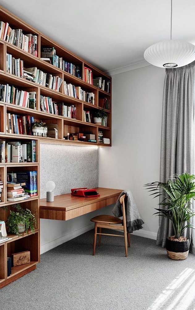 erros comuns ao organizar livros em nichos no quarto