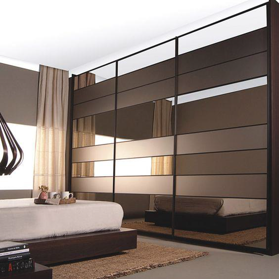 ideias de decoração quarto com móveis espelhados