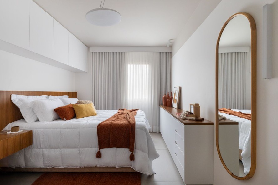 como limpar móveis espelhados de quarto