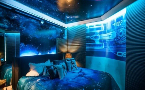 quarto de cinema vs sala de cinema tradicional