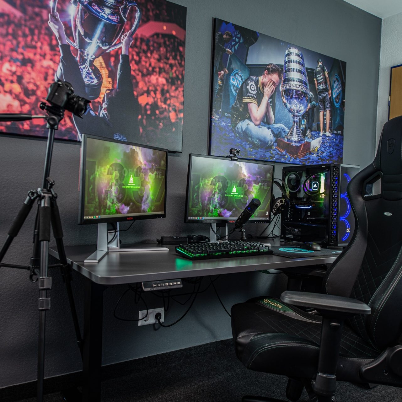 quarto gamer preto e vermelho