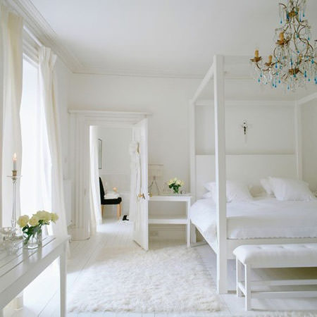 quarto monocromático branco vs cinza