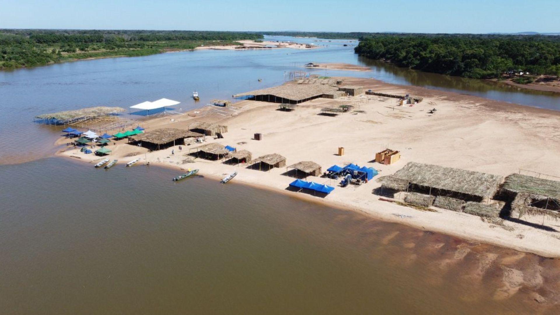 melhores praias rio araguaia para acampar