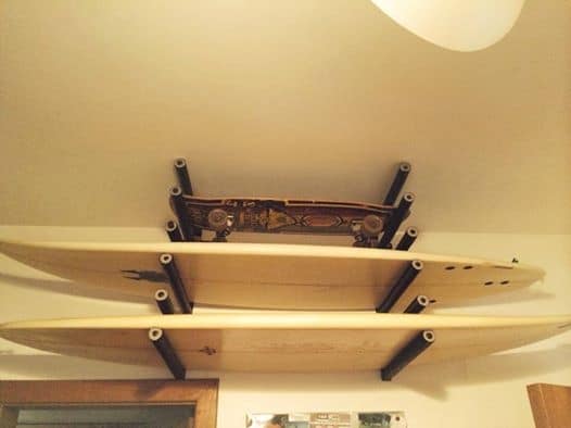 erros comuns ao escolher suporte de prancha de surf para quarto