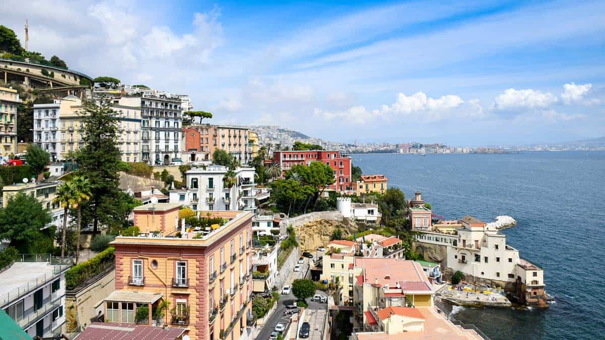 erros comuns ao visitar napoles italia